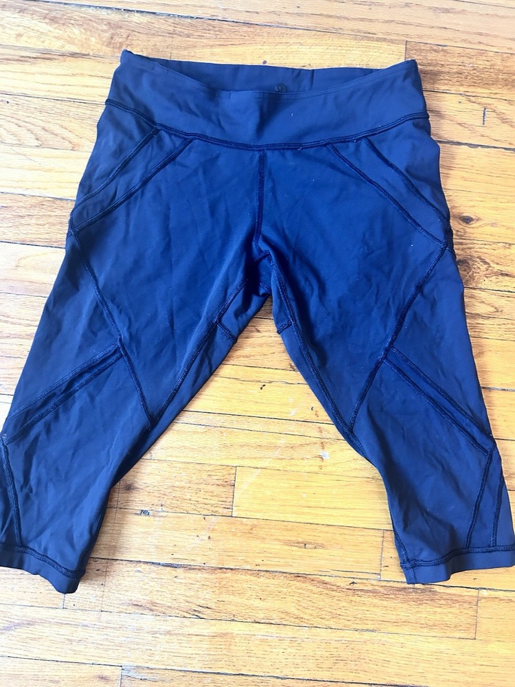 Lululemon Athletica Crop Cropped Black Mesh Detail Leg Leggings Women's Size 8