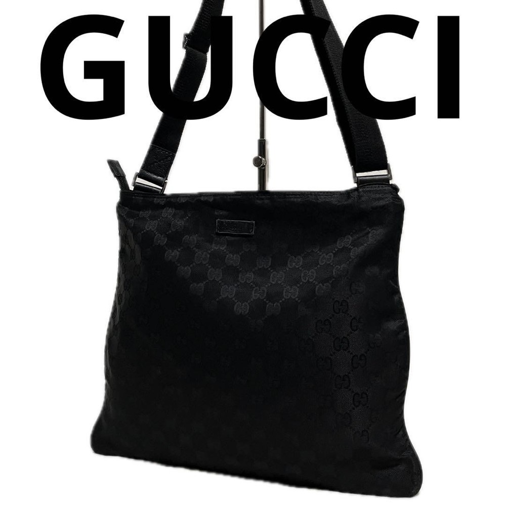 Gucci GG Black Nylon Shoulder Bag 30x35cm Preowned with Signs of Wear