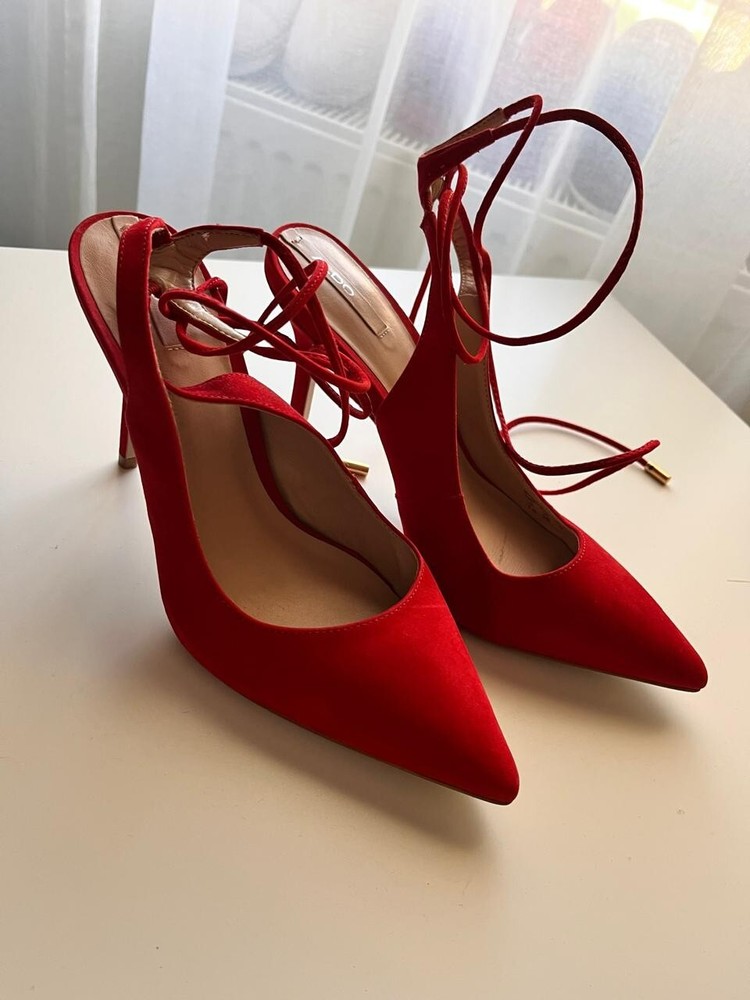 BOOHOO Red Faux Suede Pointed Toe Heels with Ankle Strap Size 37
