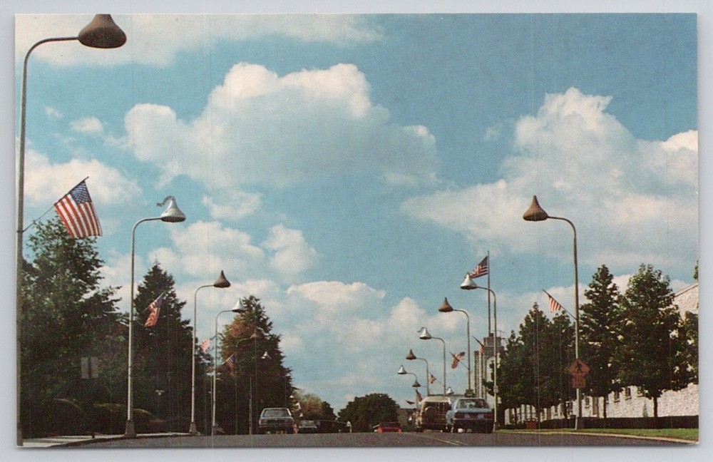 Hershey PA Kisses Lamp Posts Chocolate Avenue Postcard 