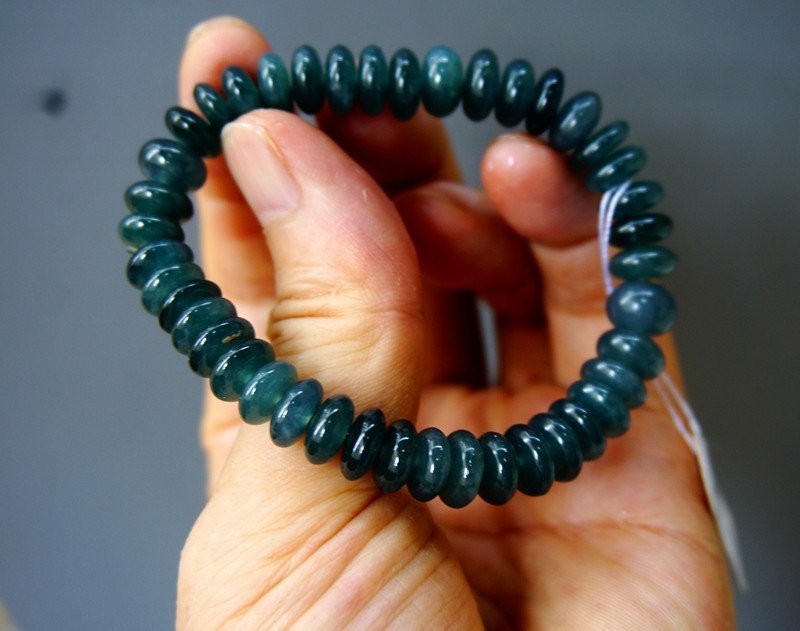 Certified Natural Grade A Jadeite Guatemalan Icy translucent Bead Bracelet 1141