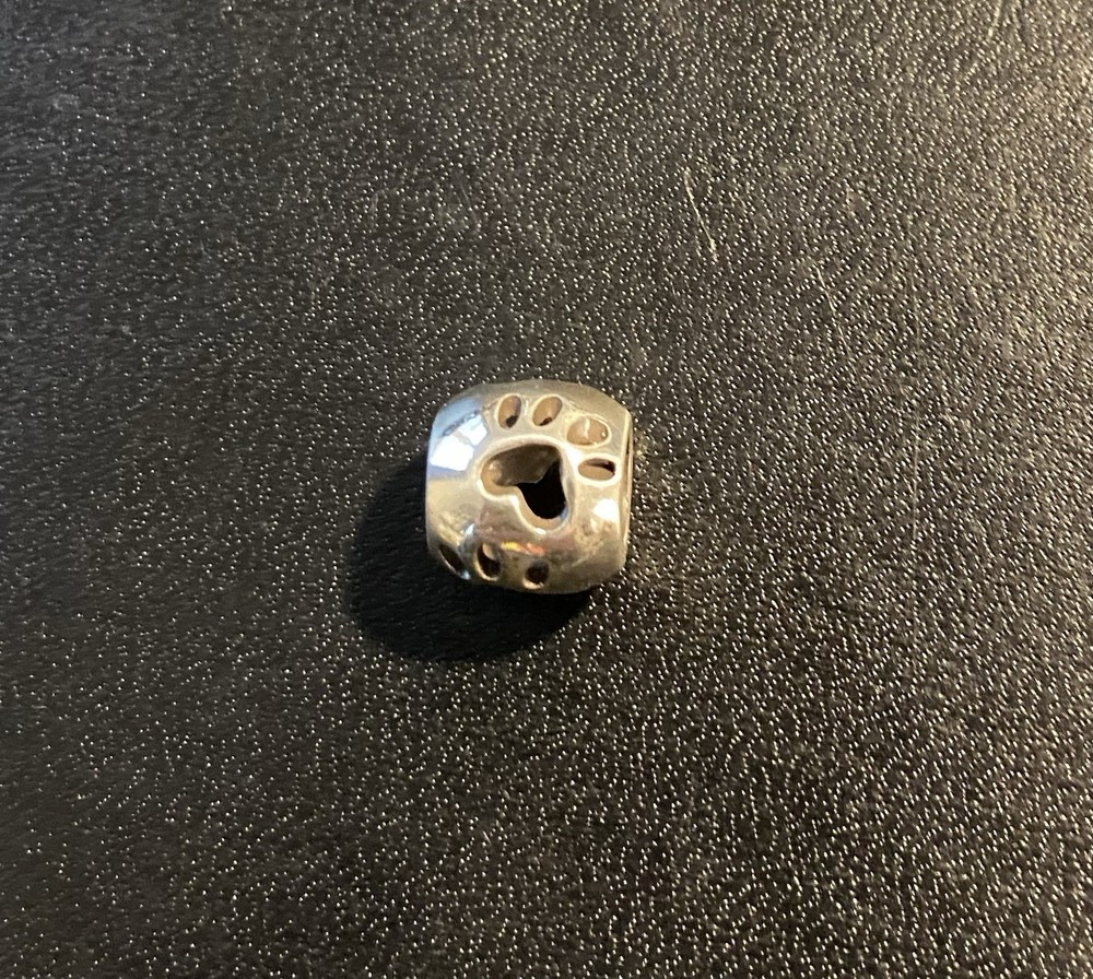 Brighton Paw Bead