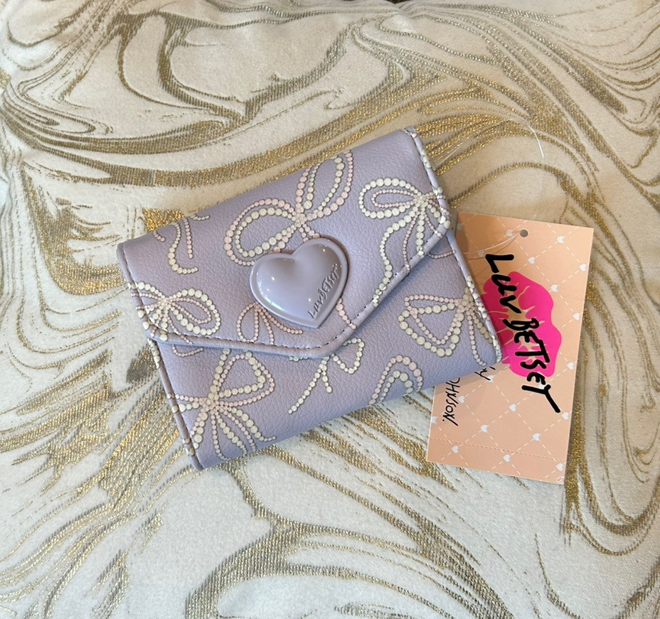New! Betsey Johnson Tab Card Case Wallet, Powder Purple Bows Pearls Heart 💜🎀