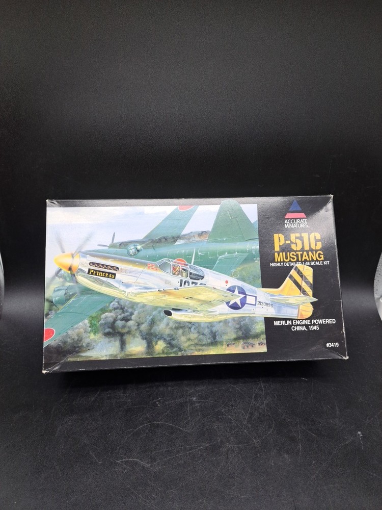 Accurate Miniatures P-51C Mustang Airplane Model Kit 3419 1:48 Scale Complete-image