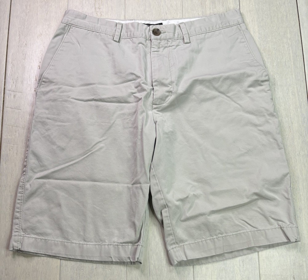 Banana Republic Chino Shorts Men's Size 32 light gray Flat Front Zip