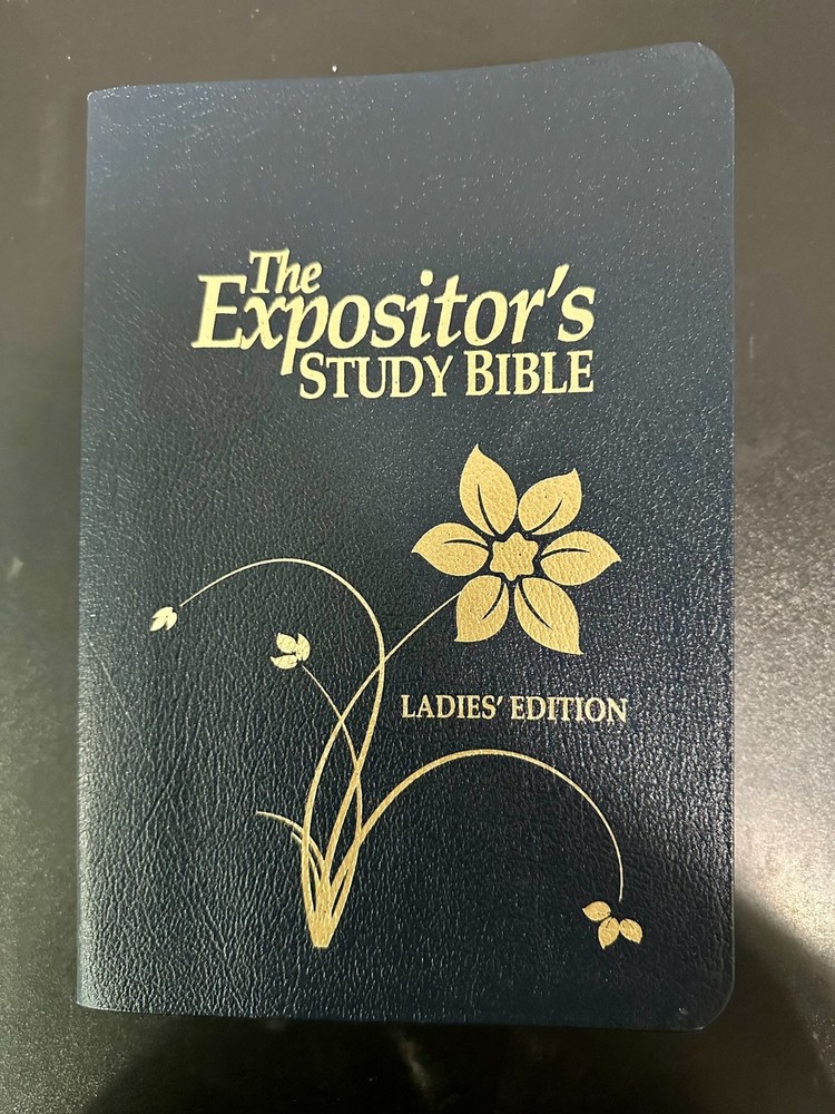 The Expositor's Study Bible Ladies' Edition KJV Jimmy Swaggart Navy Blue