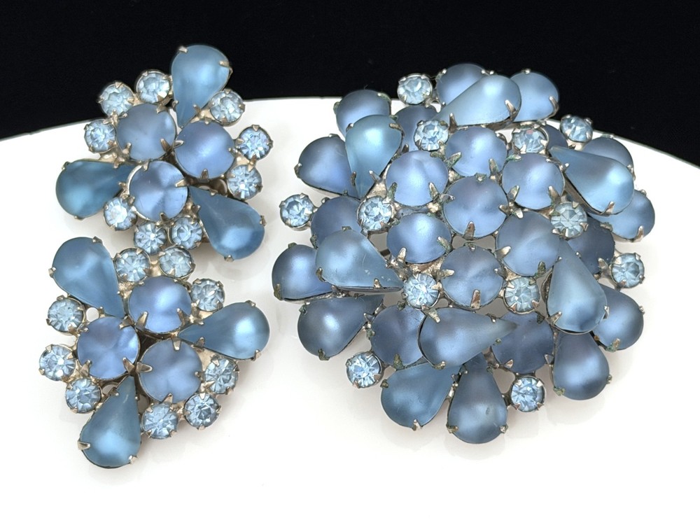 Vintage D&E JULIANA Blue Frosted Rhinestone Brooch & Clip-On Earring Set