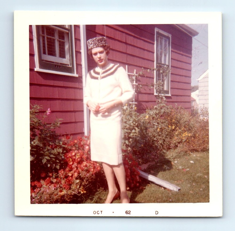 Old Vintage Square Color Photo SOLO LEGGY WOMAN BY HOUSE CUTE SEXY OUTFIT PIC