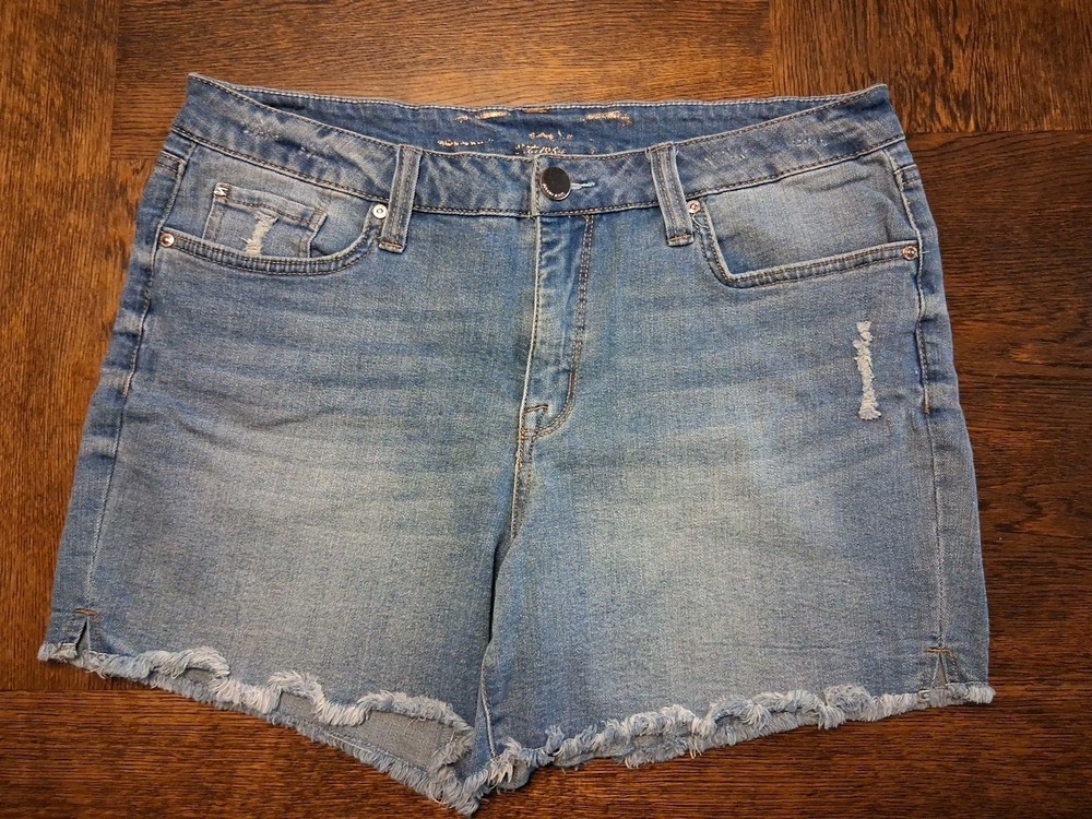seven 7 Women's jean Shorts  Size 12