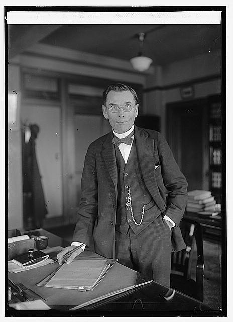 Photo:L.M. Estabrook
