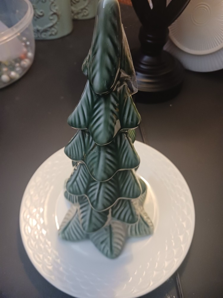 Vintage Tree Very Pretty Mint Condition