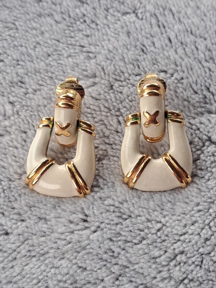 Vintage Avon Door Knocker Clip On Earrings Ivory Enamel Gold Tone Signed