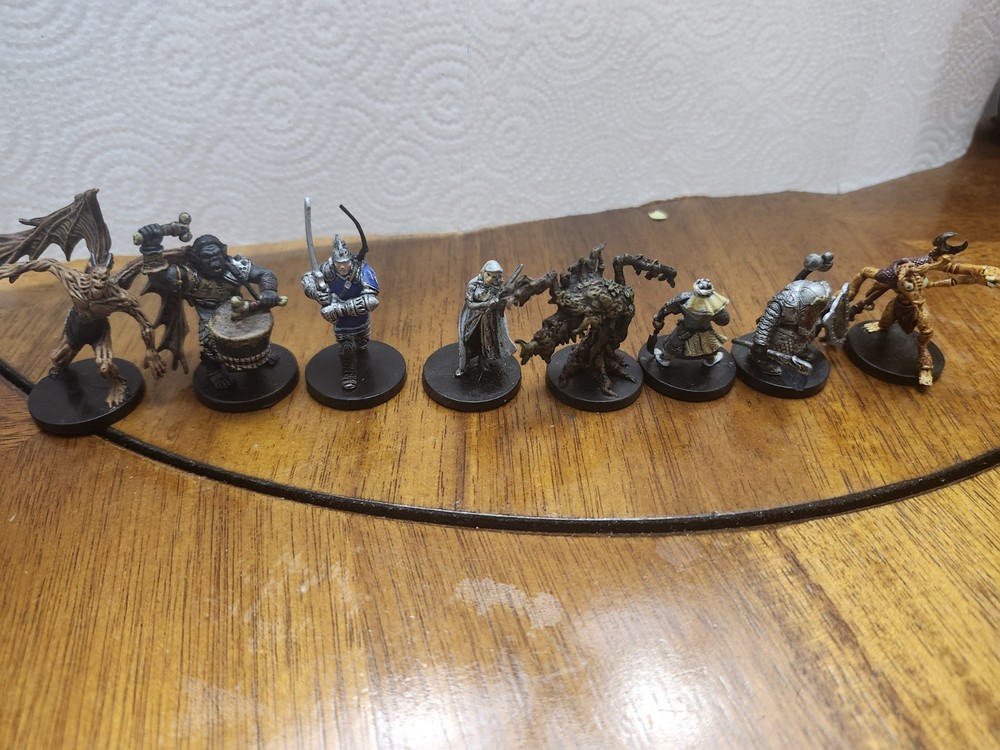 Lot Of 8 Rare Dungeons And Dragon Miniatures
