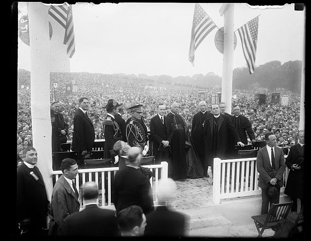 Photo:Calvin Coolidge Curtis D. Wilbur Crowd on Stage 1920s Ceremony