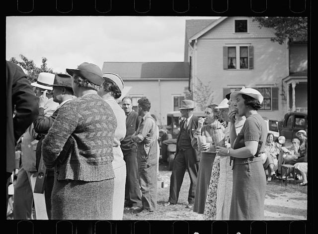 Photo:Hyde Park Vermont 1936 Auction Crowd Farmhouse Antique Auto