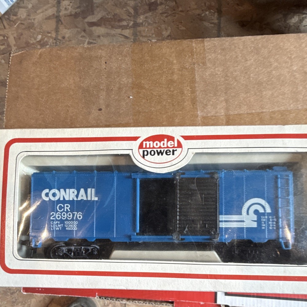 Model Power HO Scale 40' Box Car Conrail Blue/White 1:87 Gauge 8001 40 in