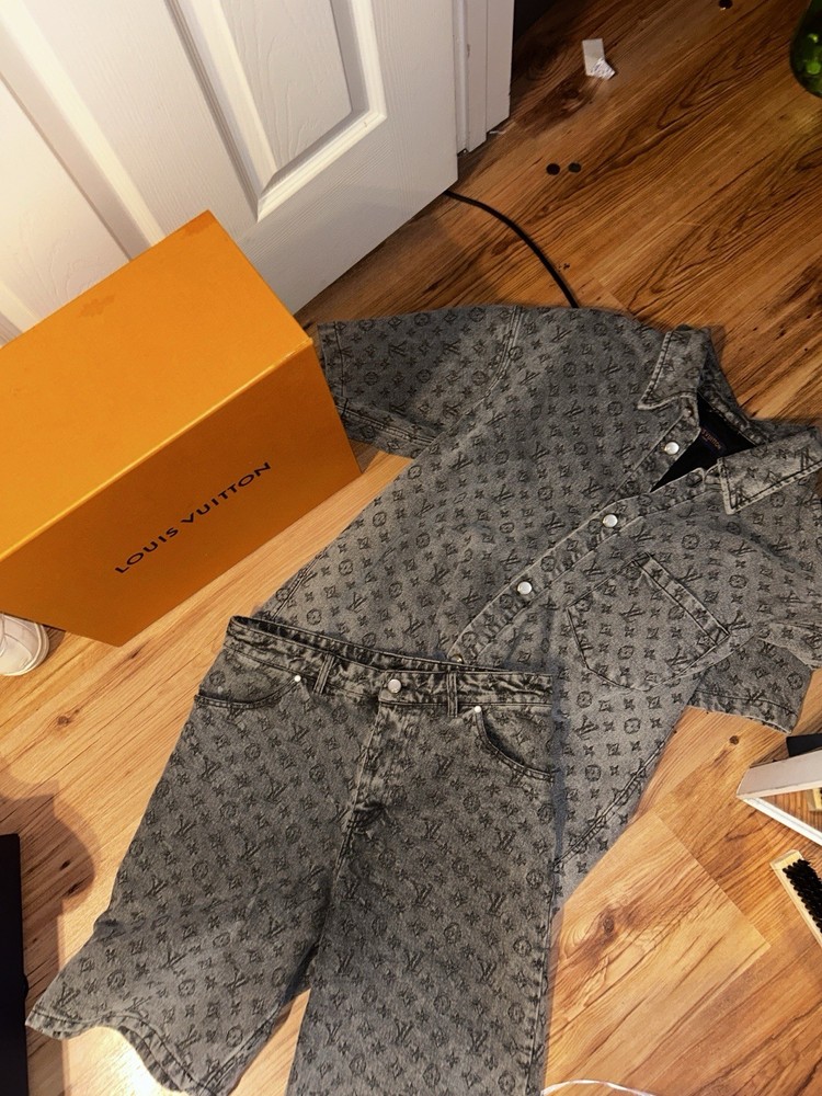 Louis Vuitton Men's Monogram Denim Bermuda Shorts Gray/Black Logo [TOP & BOTTOM]