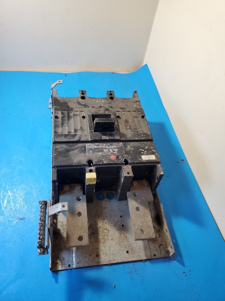 GE TJD422400 Bolt-on Circuit Breaker, 400A, 240V, 2P, 1Ph, 22kA @ 240V