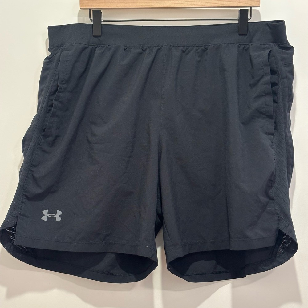Under Armour Mens Black Fitted Athletic Training Shorts XXL Mesh Panels 7 Inseam