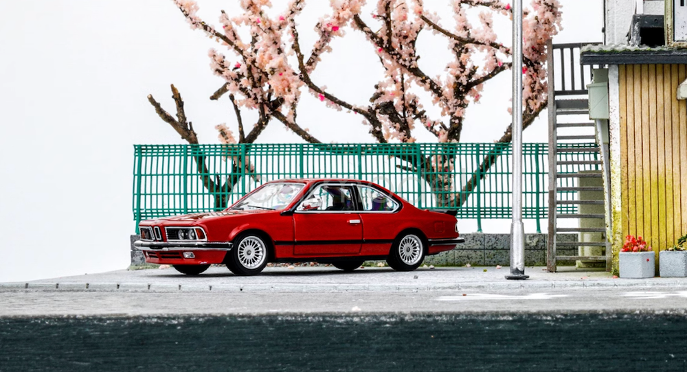 1:64 Scale Red BMW E24 635 CSI Classic Sports Diecast Model Toy Car  