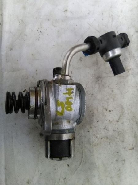 Volvo XC60 2015-2019 Fuel Pump Engine Mounted Only