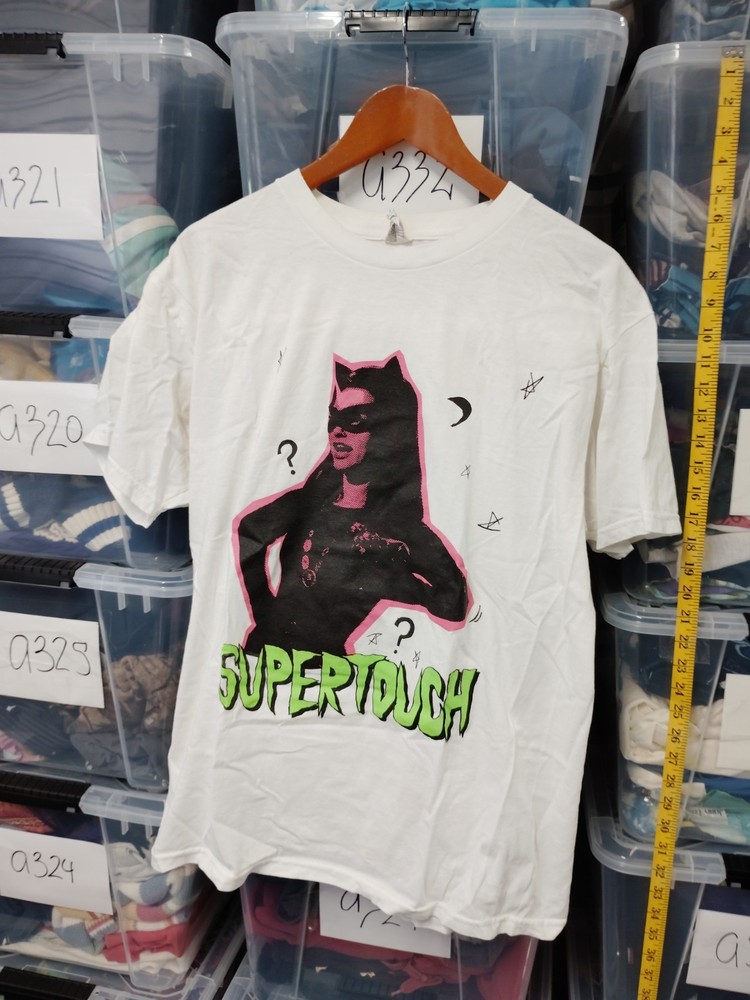 super touch shirt Cat Woman Graphic Band Tee Size XL Lignt Wear A25