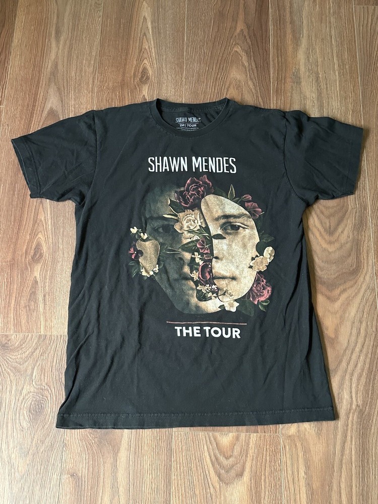 Shawn Mendes “The Tour” 2019 T Shirt Size Medium With Rose Graphic Concert