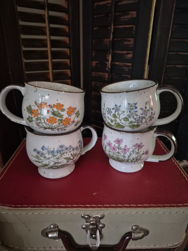 Vintage Lot Of 4 Stoneware Coffee Tea Mug Floral Korea Japan Made