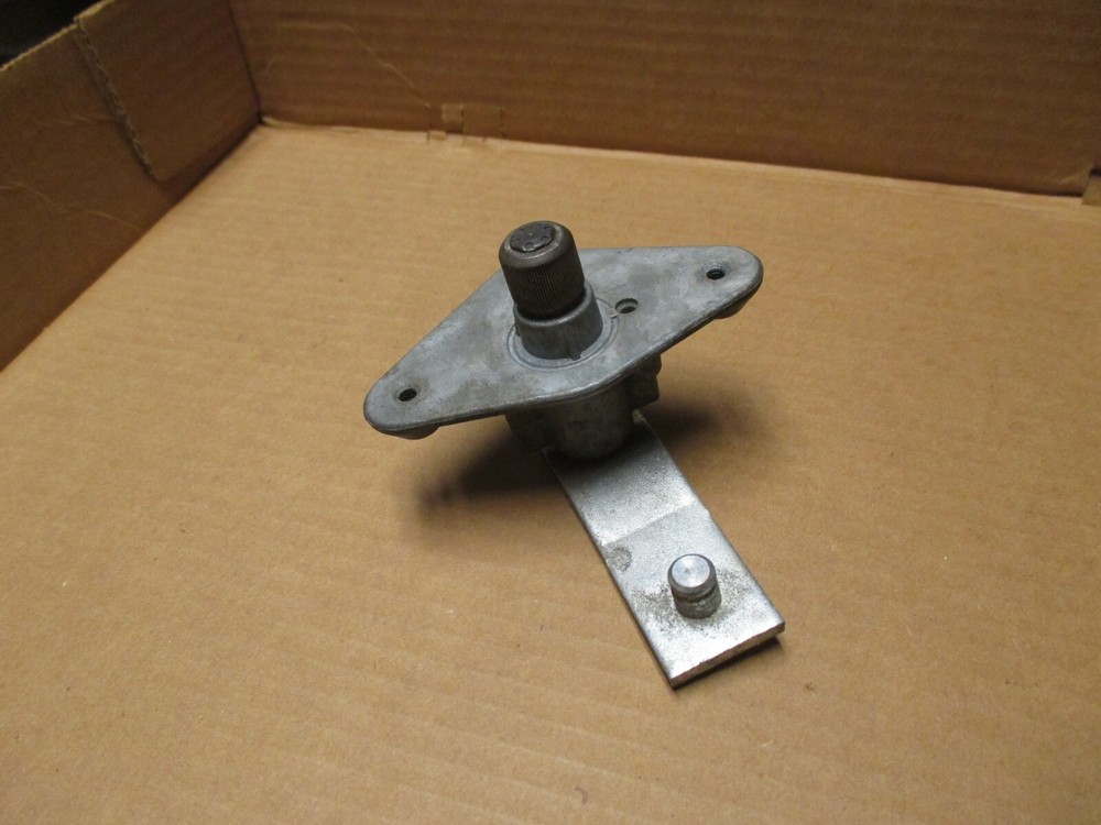 NOS 74-76 Fury Chrysler Dodge Windshield Wiper Pivot 3431774 OEM