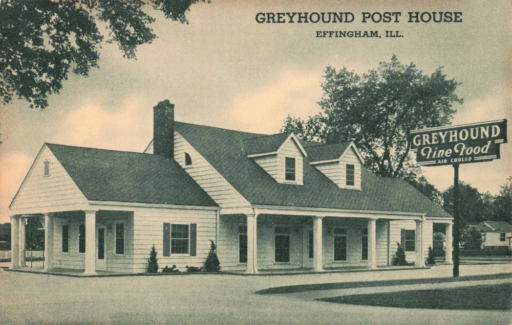Greyhound Post House - Restaurant & Bus Depot - Effingham Illinois IL Postcard