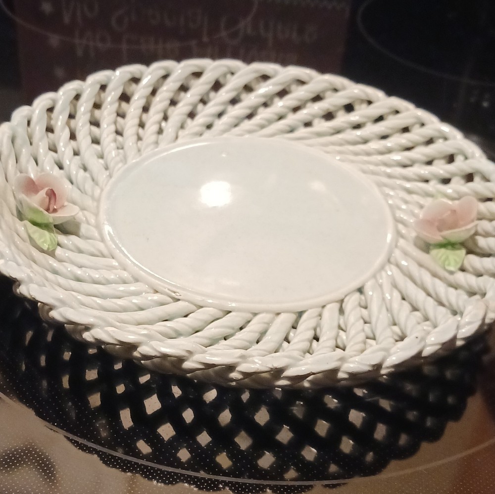 White Ceramic Decorative Plate Floral Pattern Glossy Finish Round Spain