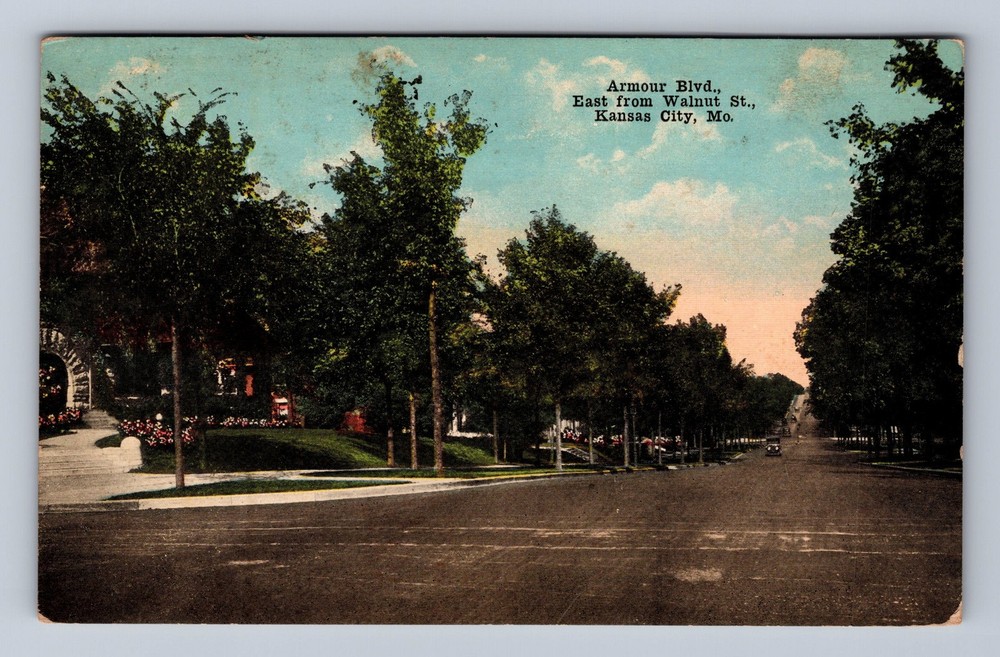 Kansas City MO-Missouri Armour Boulevard East From Walnut Vintage Postcard
