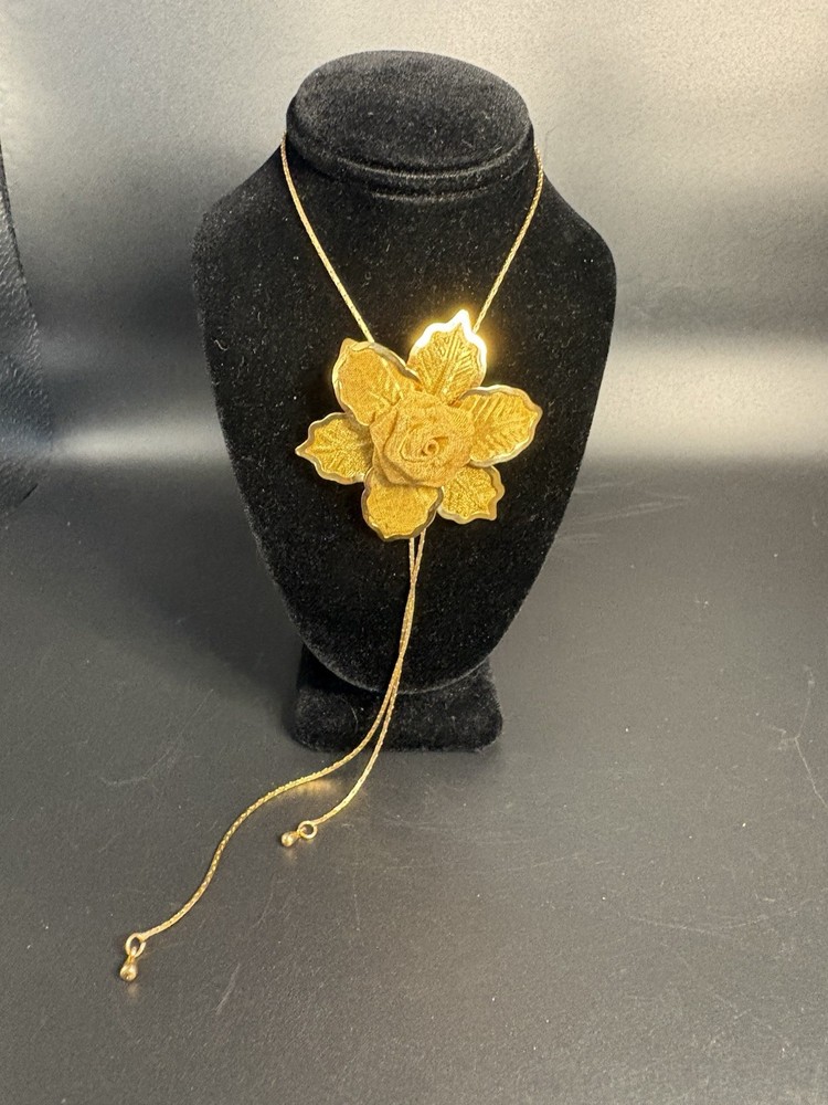 Lovely Vintage Yellow Gold-tone Rose Flower Bolo necklace