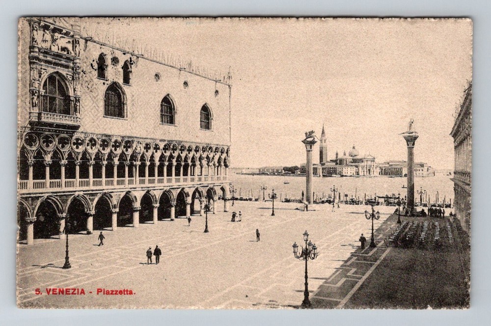 Italy- Venice Small Square Waterfront Plaza Old Postal PC Vintage c1907 Postcard