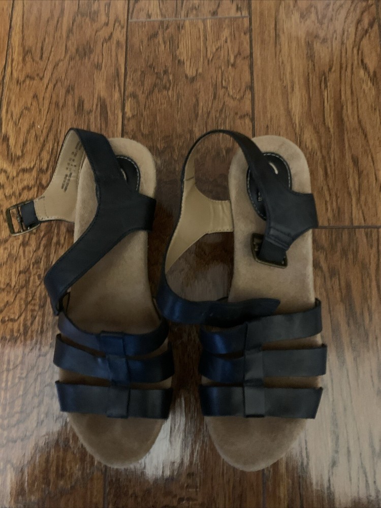 Clarks Artisan Wedge Sandals Brown Leather Strappy Size 9