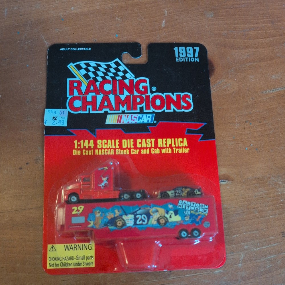 Robert Pressley #29 Cartoon Network Wacky Racing 1:144 Hauler W/Car Racing Champ