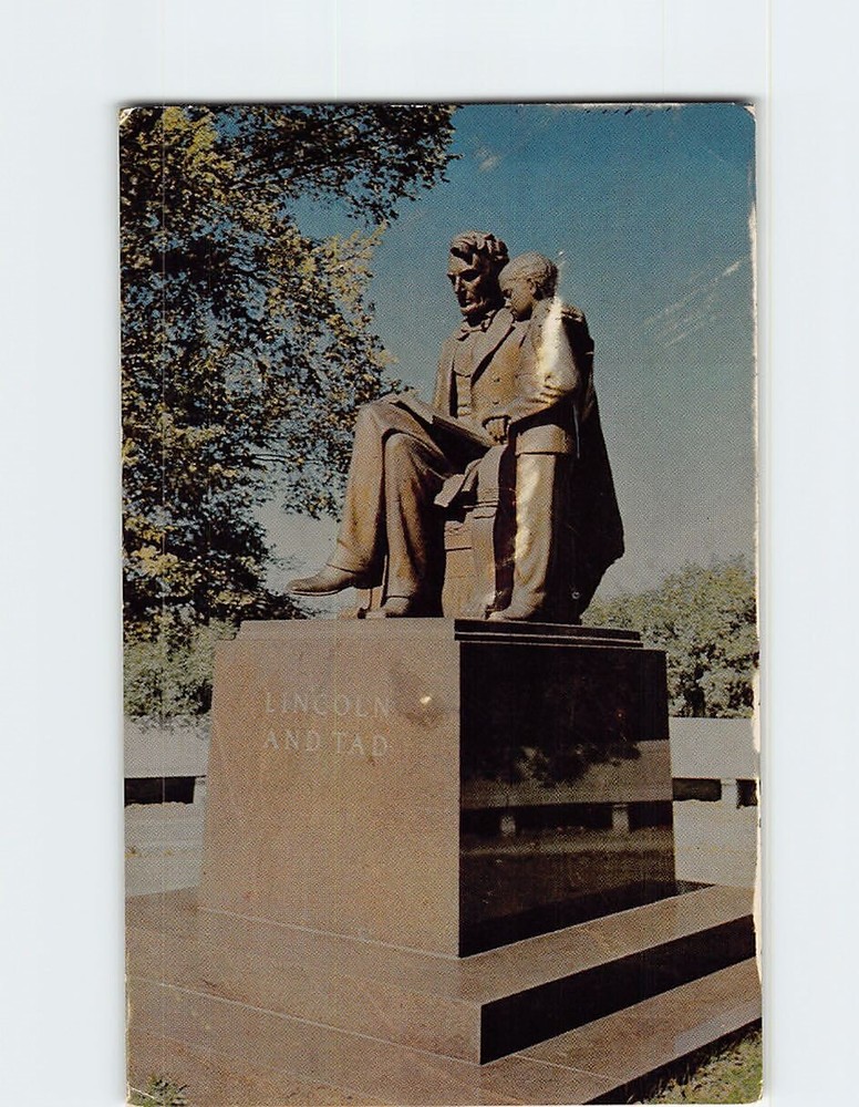 Postcard Lincoln and Tad Iowa State Capitol Grounds USA