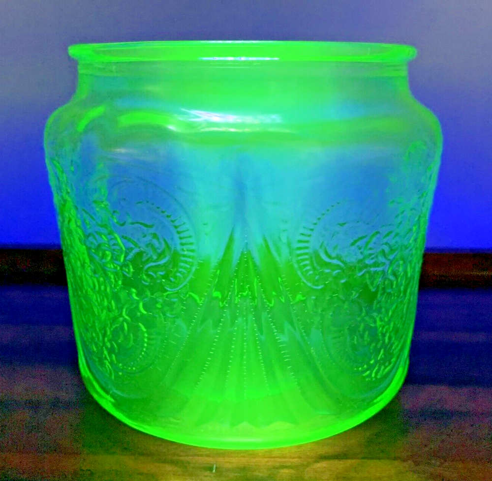 Hazel Atlas Green Uranium Glass Royal Lace Cookie Biscuit Jar No Lid 5.25