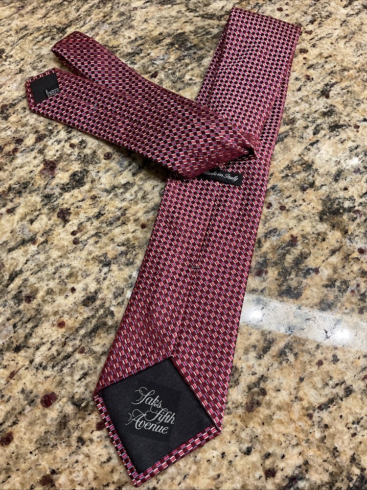 NEW Saks Fifth Avenue Pink Blue Burgundy Woven Pattern 100% Silk Tie Italy