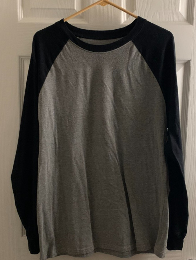 Highland Outfitters-Large Black/Gray Crewneck Shirt  New