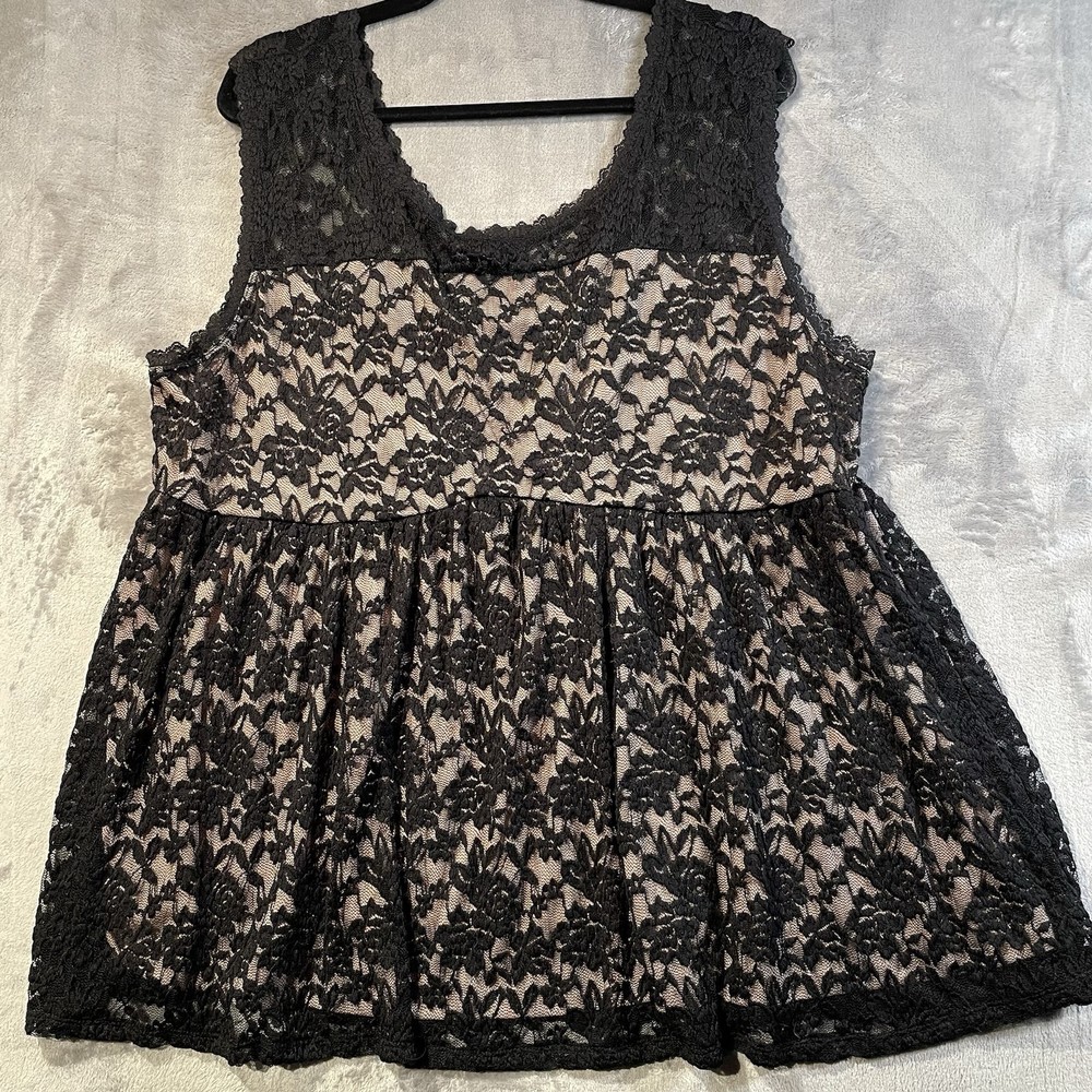 Torrid NWT Black Lace Top Peplum Double Layered V Back Sleeveless Size 3