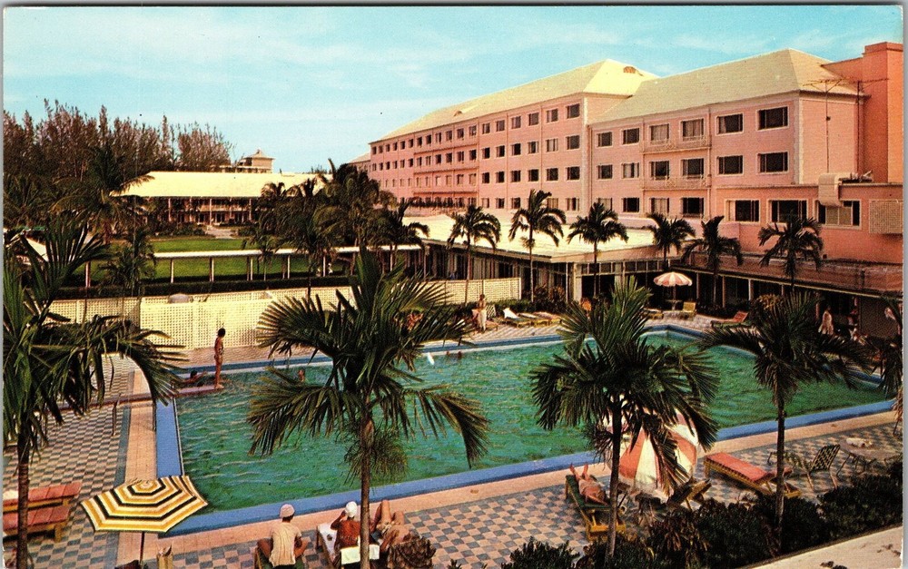 Nassau-Bahamas, Emerald Beach Hotel, Pool, Vintage Postcard