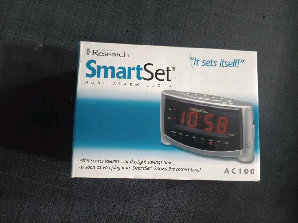Emerson Smart Set Dual Alarm Clock with USB Port AC100