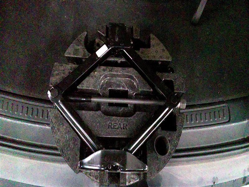 ACADIA    2018 Jack 1040225331 NO FOAM TRAY NO SPARE TIRE-image