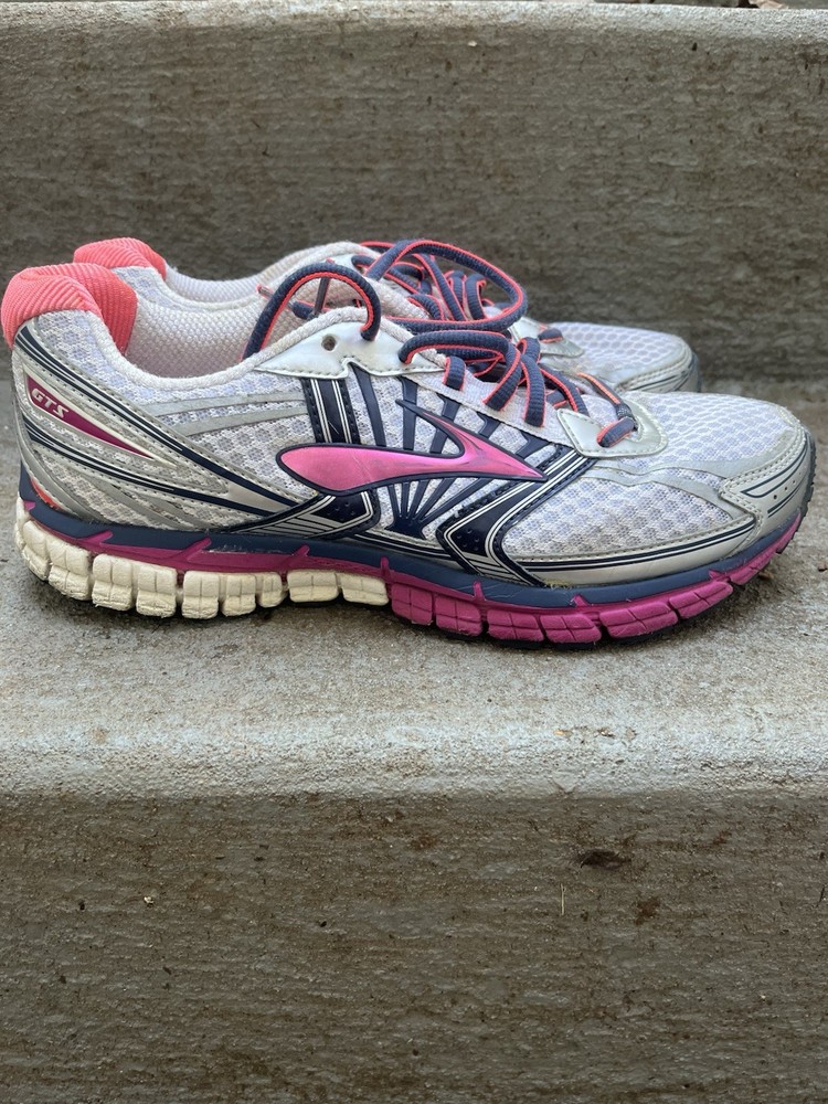Brooks Women’s GTS size 10