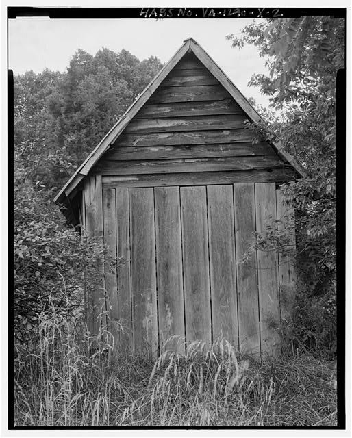 View east - Edgewood Farm, Log Shed, West side State Route 600, .8 mile north