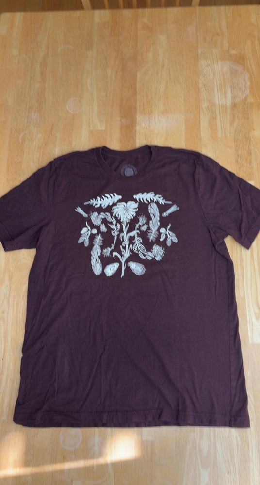 Slow Loris Nature Graphic T-Shirt Maroon XL