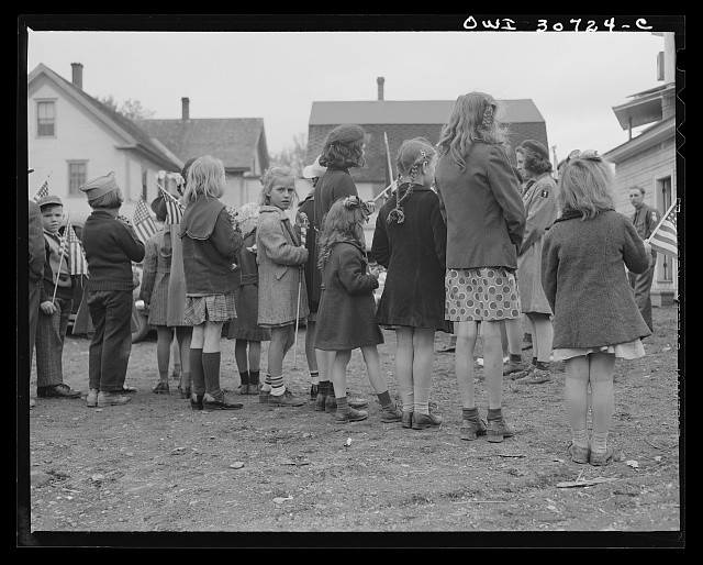Photo:Ashland Maine 1943 Memorial Day ceremonies children with flags