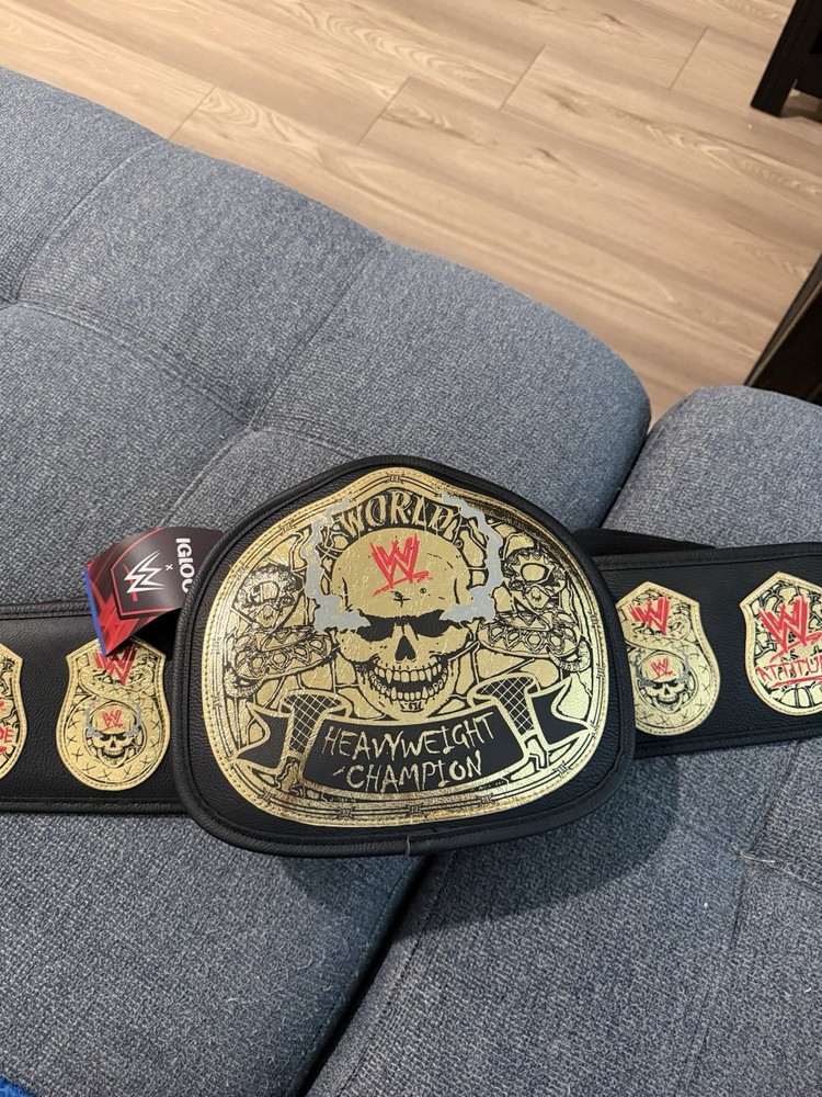 Igloo Stone Cold Steve Austin Smoking Skull belt