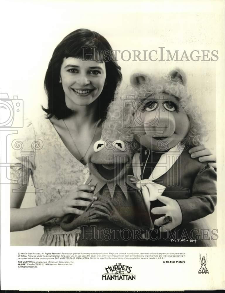 1984 Press Photo Julian Donald, Miss Piggy, Kermit in The Muppets take Manhattan